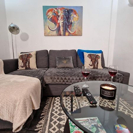 Spacious & Comfy Home- Very Close To Nec Birmingham ,Hs2 & Airport- Perfect For Contractors & Groups- Free Parking & Fast Wifi Marston Green Luaran gambar